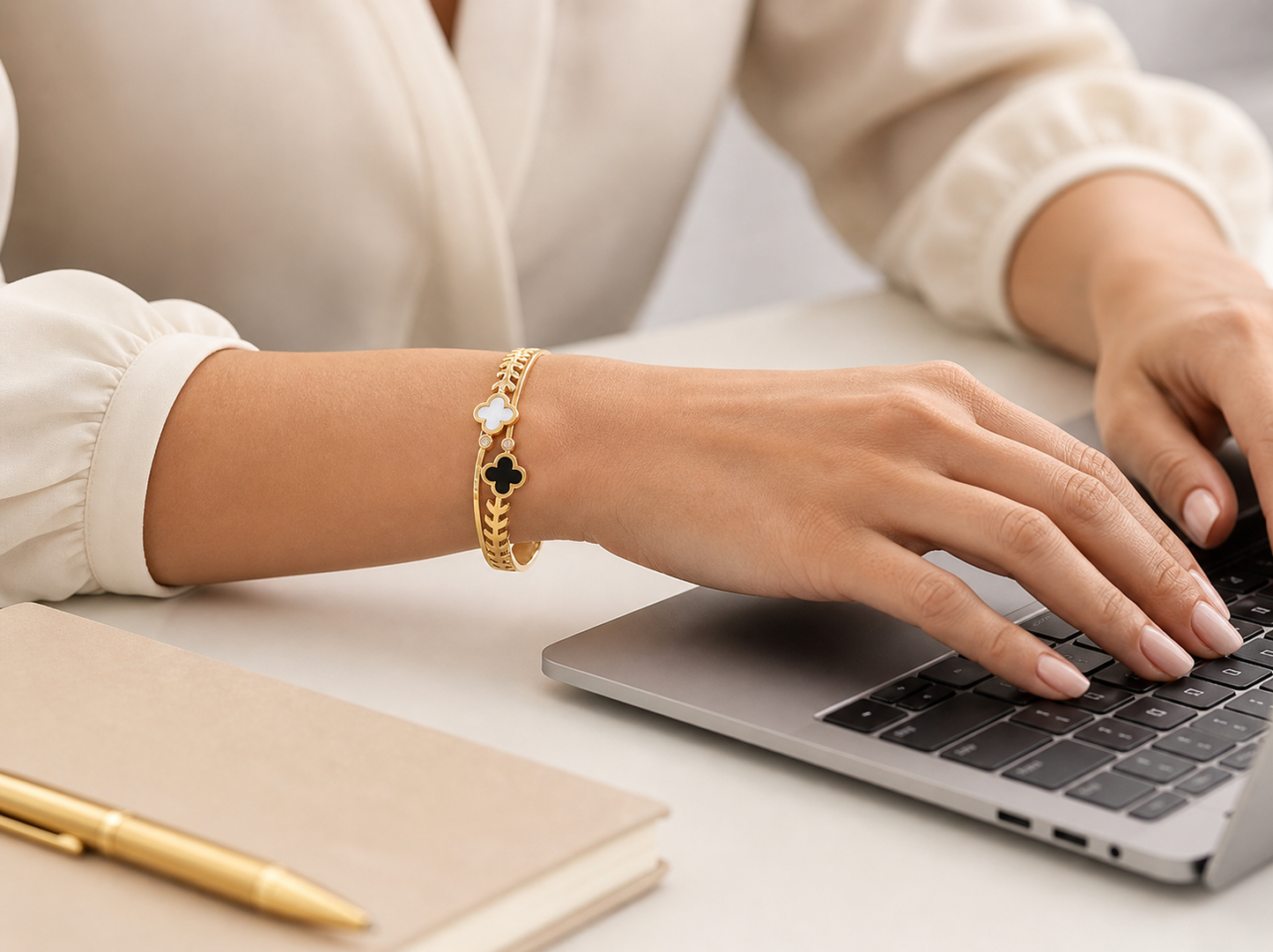 Black & White Lucky Clover Gold Bracelet