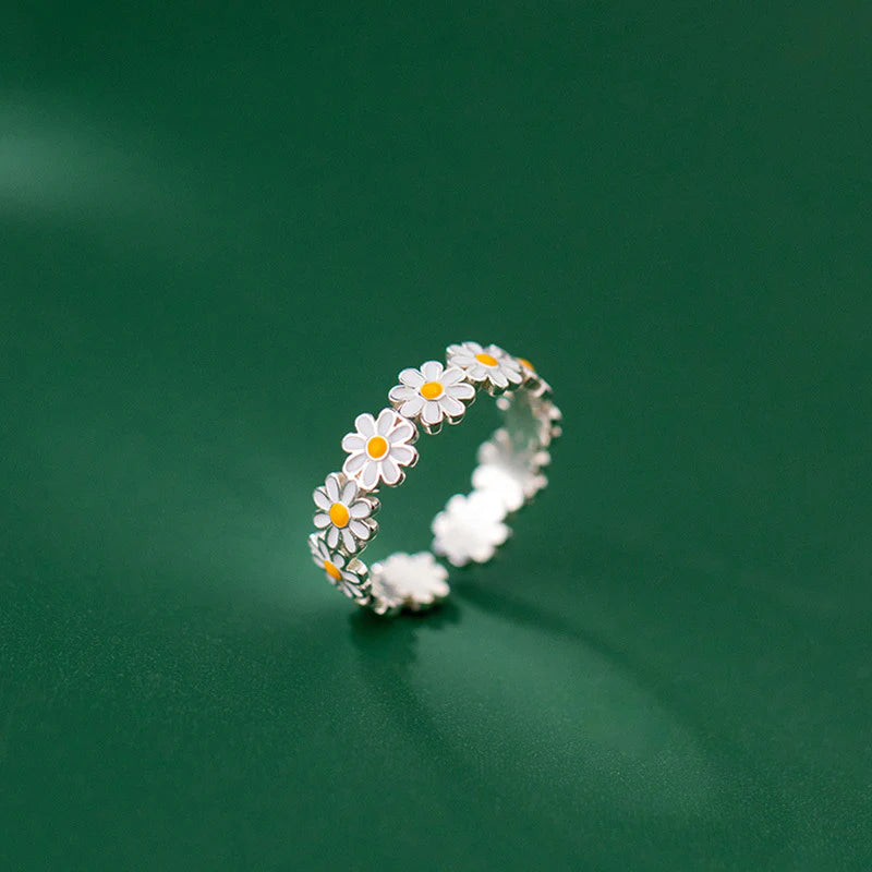 Daisy Bloom Adjustable Ring