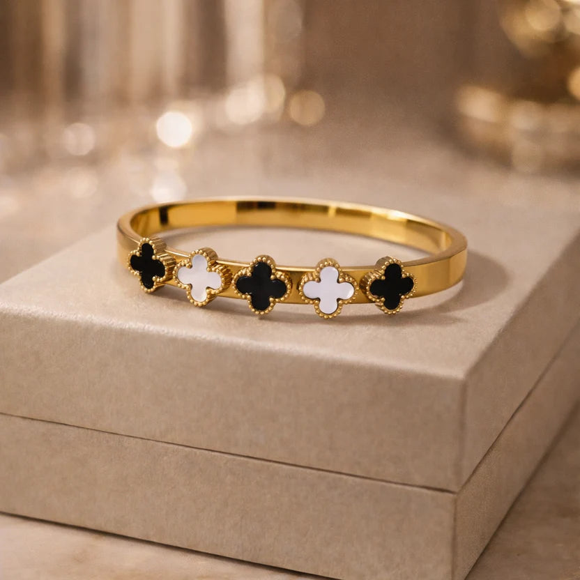Clover Charm Gold Anti-Tarnish Bracelet