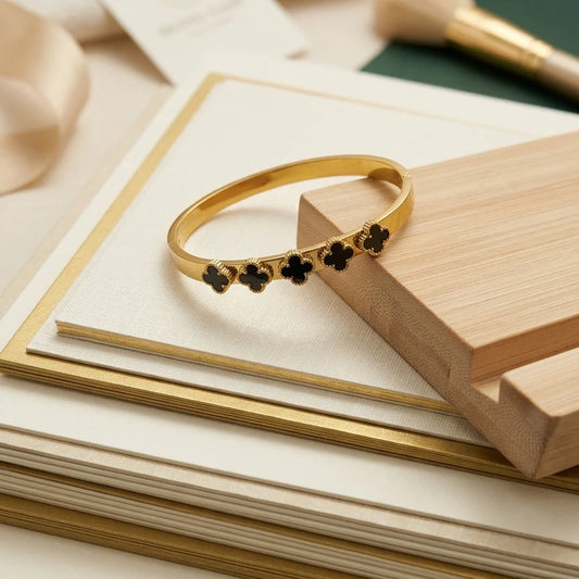 Clover Charm Gold Anti-Tarnish Bracelet