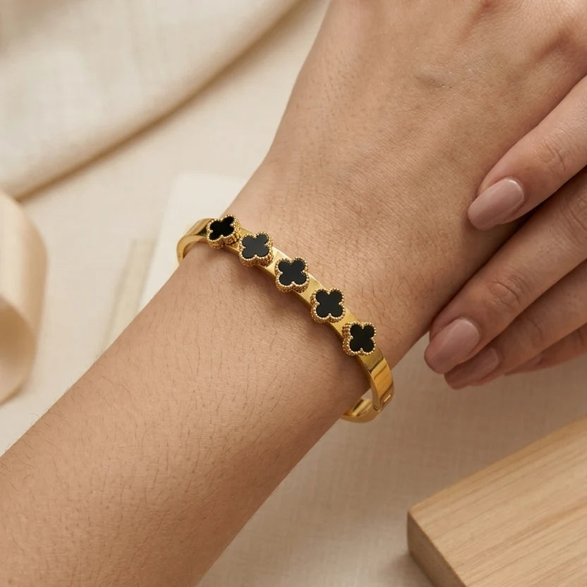 Clover Charm Gold Anti-Tarnish Bracelet
