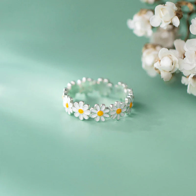 Daisy Bloom Adjustable Ring