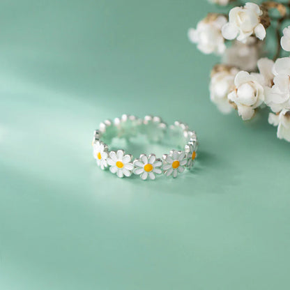 Daisy Bloom Adjustable Ring