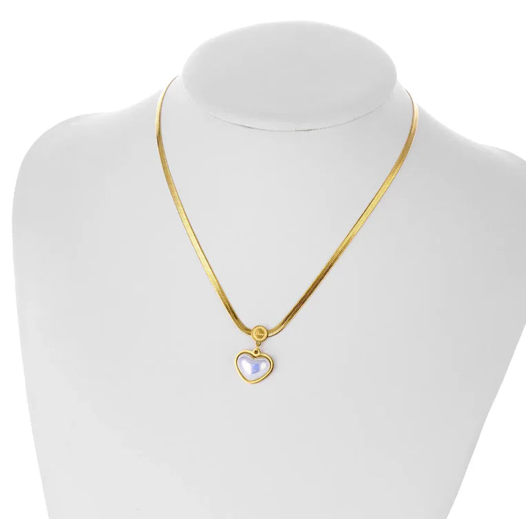 Love Heart Shaped Pearl Pendant Necklace