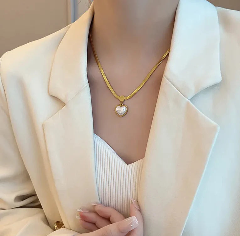 Love Heart Shaped Pearl Pendant Necklace