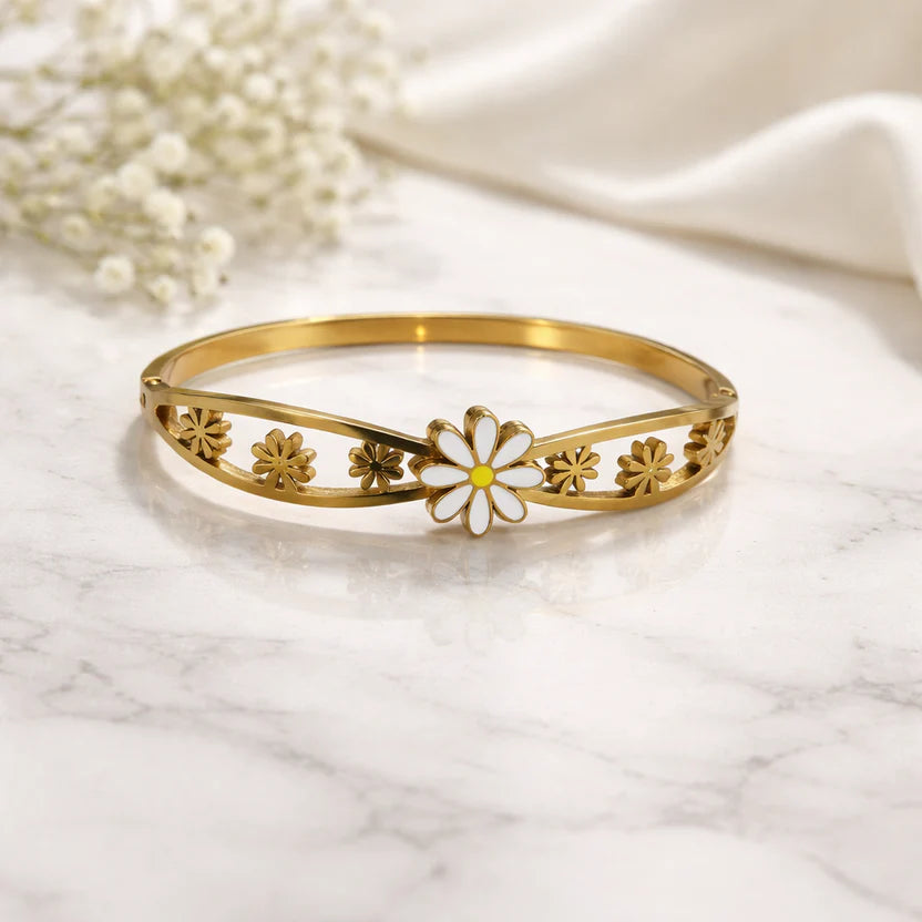 Daisy Bloom Gold Bracelet (1 Piece)