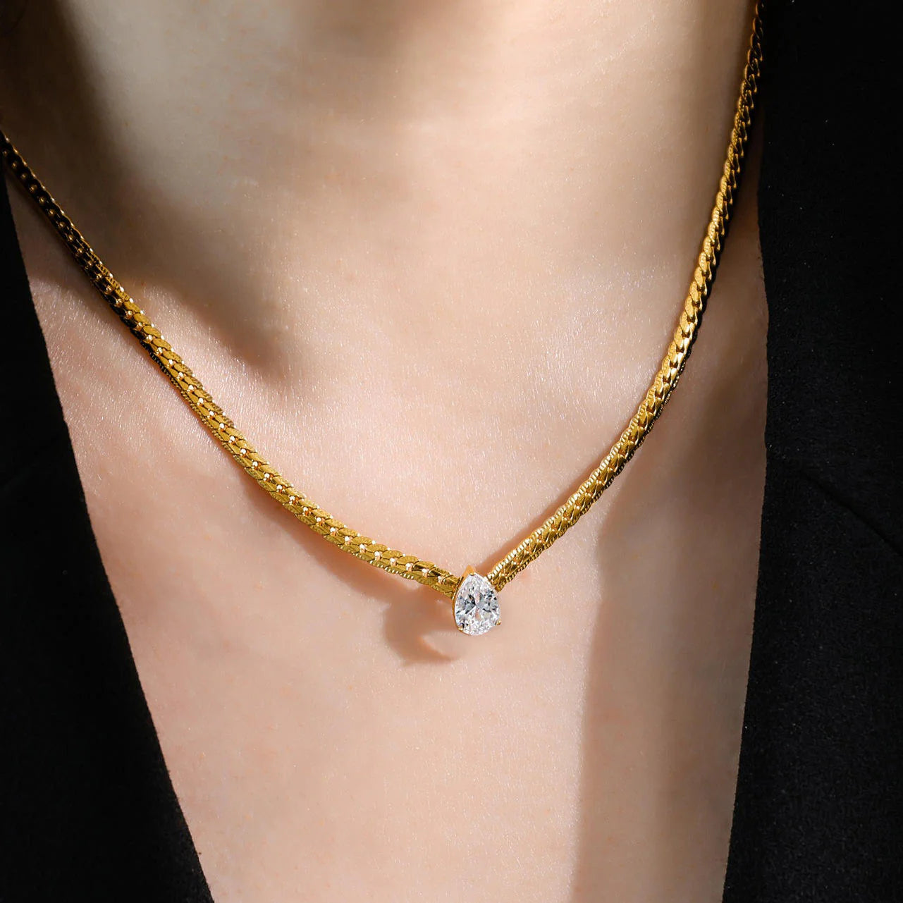 Snake Chain Teardrop Crystal Necklace